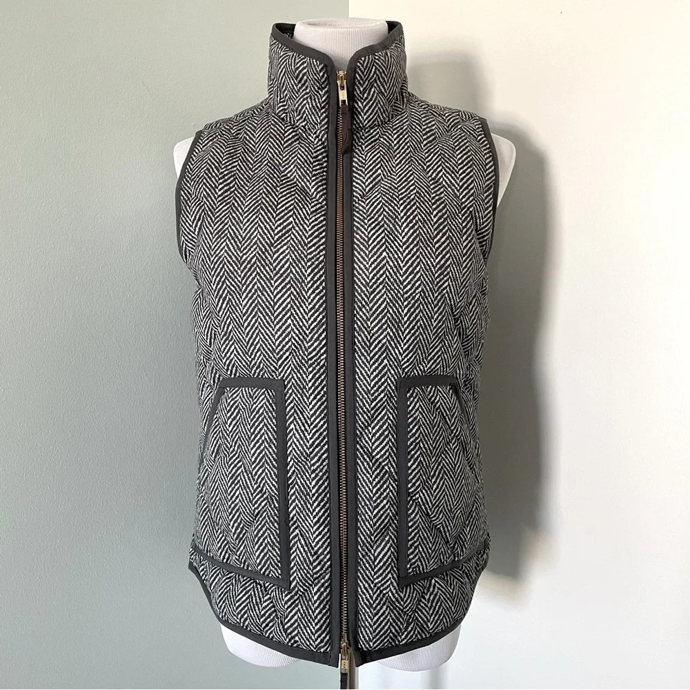 J. Crew Excursion Quilted Herringbone Down Vest Zip Up Gray & White Size S